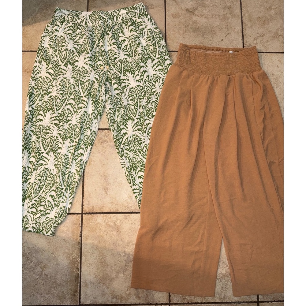 Women’s Pants Lot Tan & Green Stretchy Pants size Large NWOT